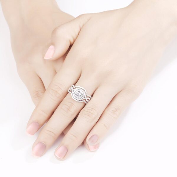 Ladies Beautiful CZ Ring Set - Image 4