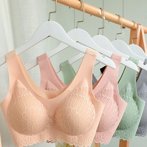 Wireless Women's Bra in Lace Detailing