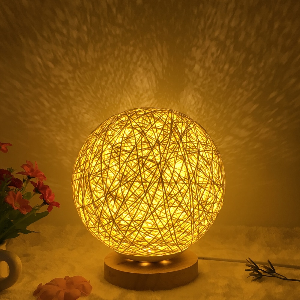 Home Moon Hand-Knitted Lamp