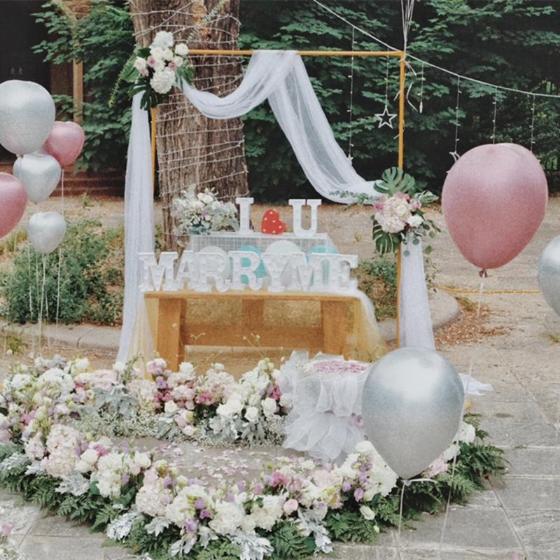 Wedding Stage for Decorating Flowers