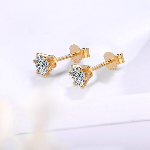 Women's 18K Gold 0.5-1 Carat D Color Moissanite Earrings - Image 3